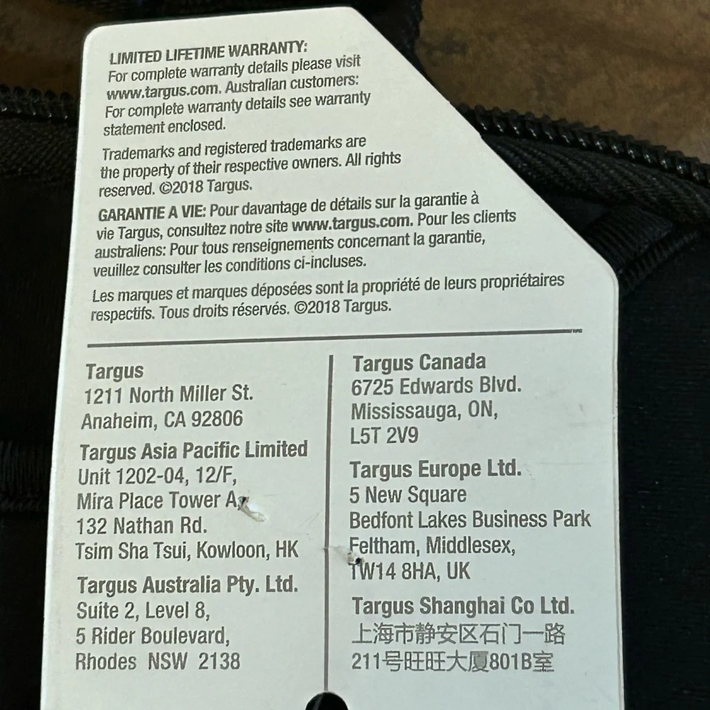 NWT-Targus Vertical Slipcase with hideaway handles, Crossbody Strap